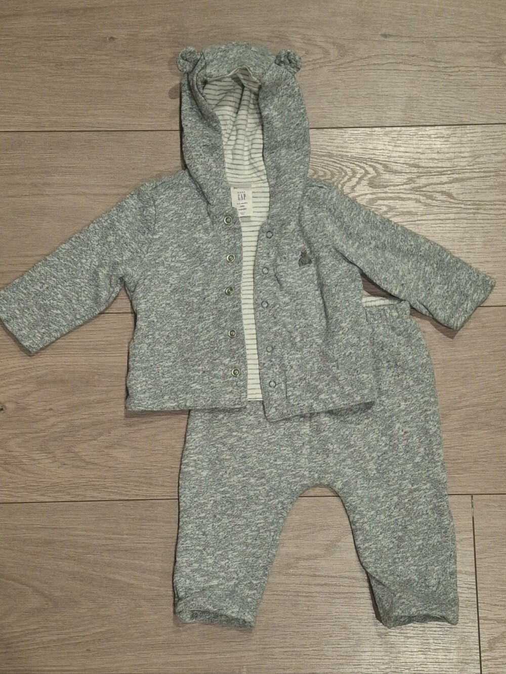 3/$30 Baby GAP Reversible Gray COZY Stripe Top & Pants Set 3-6M
